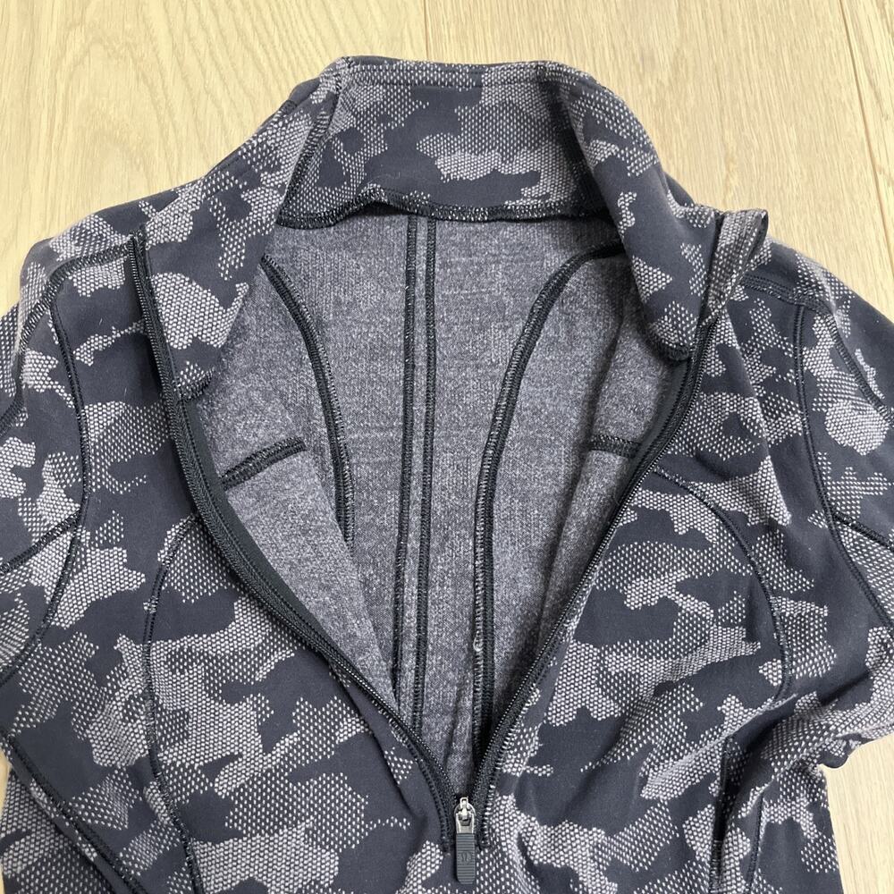 Lululemon Run Briskly 1/2 Zip Heritage Camo Jacquard Black Lunar Rock Size 4 - Picture 3 of 8